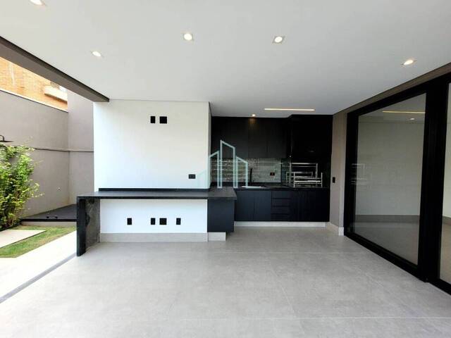 Casa para Venda em Santana de Parnaíba - 5