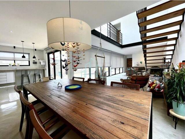 Casa para Venda em Santana de Parnaíba - 5