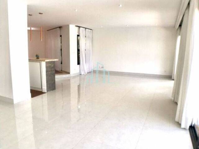 Casa para Venda em Santana de Parnaíba - 4