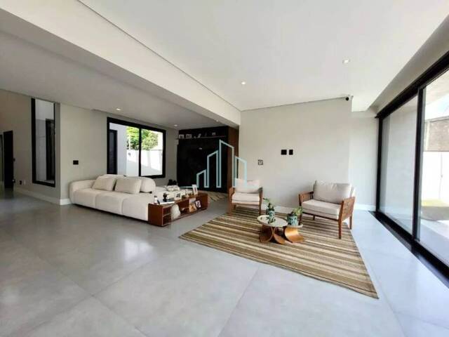 Casa para Venda em Santana de Parnaíba - 5