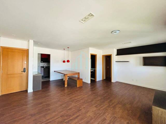 Apartamento para Venda em Santana de Parnaíba - 4