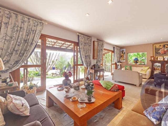 Casa para Venda em Santana de Parnaíba - 2